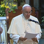 Em La Paz Francisco encontra autoridades civis na catedral