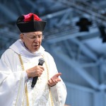 Maria está ocupadíssima no céu intercedendo por nós