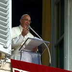 A fé não entra num coração fechado, diz Papa no Angelus