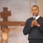 Padre Léo, o mensageiro da alegria