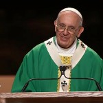 Papa afirma que Jesus se misturou com nossas coisas, em nossas casas, nossas panelas