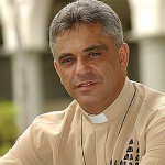 Autor do livro comenta sobre a biografia do padre Léo