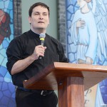 AO VIVO: Pregação do Padre Antonio no Acampamento Clamando por Milagres