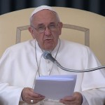 Papa defende injeção de espírito familiar na vida cotidiana