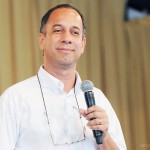 AO VIVO: Dunga prega no Acampamento de Ano Novo na Canção Nova