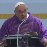 Não há luxo no caminho da salvação, diz Papa