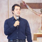 AO VIVO: Sandro Arquejada prega na Canção Nova
