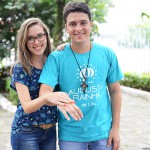 Jovem pede namorada em casamento no Acampamento Revolução Jesus