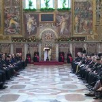 Em encontro com embaixadores, Papa destaca tema da migração