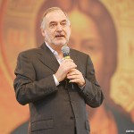 Padres Antonello e Leandro pregam na Canção Nova