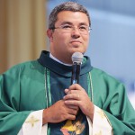 O mundo precisa de santos