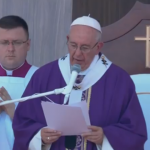 “Ser solidário é dar o melhor de si pelos que sofrem” diz papa