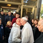 Papa visita comunidade terapêutica para dependentes químicos