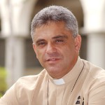 Aprendendo com as Histórias de Padre Léo