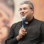 Reze com padre Roger Luís pedindo o novo de Deus em sua vida