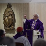 Papa: crucifixo não é ornamento, é mistério do aniquilamento