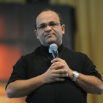 AO VIVO: Padre Edimilson Lopes prega no Acampamento Jovens Sarados