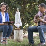 Assista a um momento mariano com Juliana de Paula