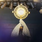 Adoração no Acampamento de Pentecostes