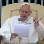 Ignorar o pobre é desprezar a Deus, alerta Papa na Catequese