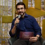 Comemoração aos 10 anos de programa com apresentação de Padre Fábio de Melo
