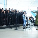 Como é dirigir um coral e dar vida à partitura?