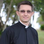 Sou muito feliz e realizado como padre