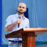 AO VIVO: Tiba Camargo prega na Canção Nova