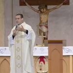 Coletânea de homilias com Pe Anderson Marçal