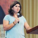 AO VIVO: Alexandra Gonçalves prega na Canção Nova