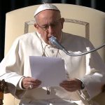 Visitar um doente é um ótimo remédio, diz Papa