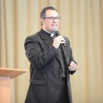 AO VIVO: Padre Marlon Múcio prega na Quinta-feira de Adoração