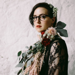 Conheça a cantora Audrey Assad