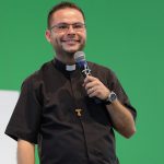 Ele lavará todas as nossas feridas