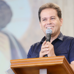 (Hosana Brasil 2017) Jesus quer te dar uma vida nova - Márcio Mendes