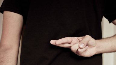 As pequenas mentiras nos tornam incapazes de falar a verdade