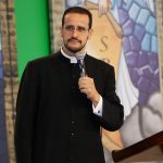 Deus quer mostrar a nós quem Ele é