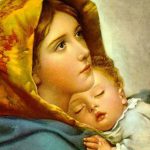 Por que Maria possui tantos títulos?