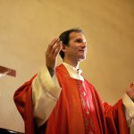 O padre me chamou para conversar sobre a música na Missa