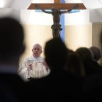 Papa: aprender a ouvir o Espírito antes de tomar decisões