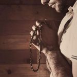 As promessas de Nossa Senhora a quem reza o rosário