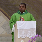 Cuidemos daqueles que sofrem - Padre Roger Araújo