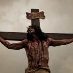 O mundo continua atualizando a Paixão de Jesus Cristo