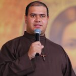 AO VIVO: Padre Eliano Luiz prega na Quinta-feira de Adoração