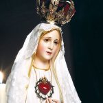 Como a Virgem Maria pode ouvir nossas orações?