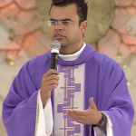 Deus não cansa de perdoar - Padre Éder Brito