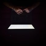 Saiba como combater a pornografia existente na internet