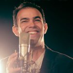 'Rainha' é a nova música de Pitter Di Laura dedicada a Nossa Senhora