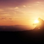 Como podemos refletir a luz do mundo que é Deus?
