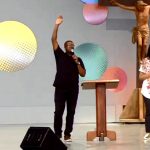 AO VIVO: Momento de oração no Acampamento de Carnaval